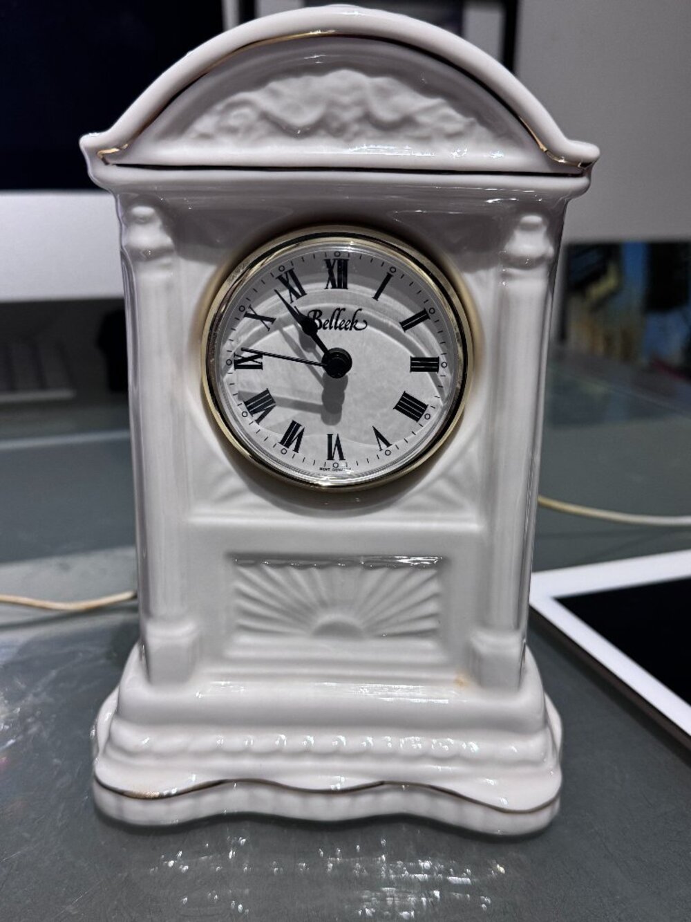 🕰️✨ Vintage Belleek Porcelain Mantel Clock — Timeless Heritage Elegance ✨🕰️